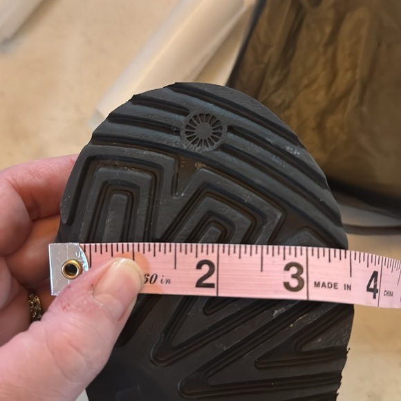 Ugg Neumel II Unisex Youth Charcoal Gray Lace Up Boots Waterproof Size 10 USED - Picture 13 of 13